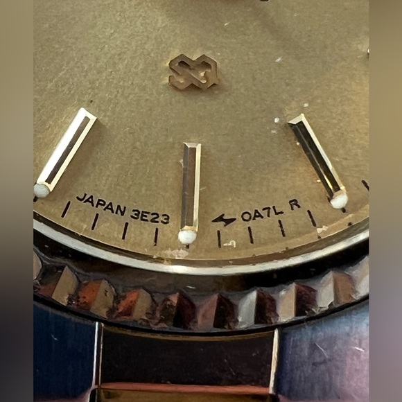 Seiko SQ Vintage Ladies Watch Two-Tone Weave Bracelet Gold Tone Dial Date Window - Picture 7 of 13